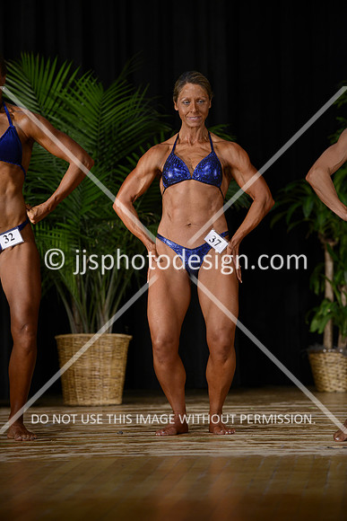 102514_Wom_Nov-64