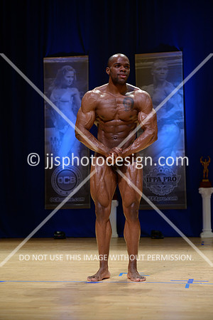 041815_Guest_Poser-13