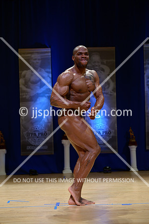041815_Guest_Poser-2