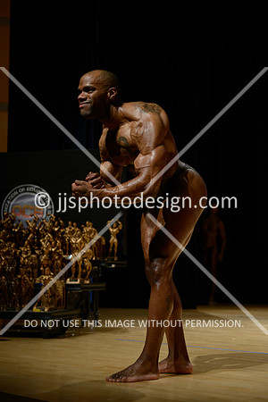 041815_Guest_Poser-4