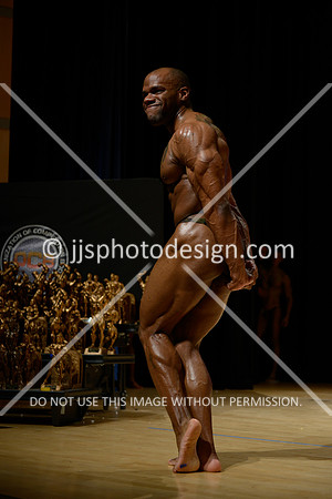 041815_Guest_Poser-5