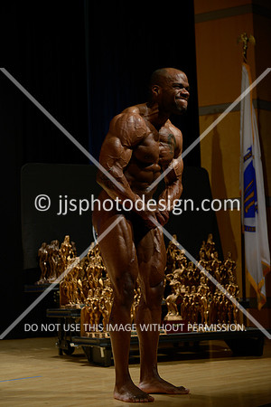 041815_Guest_Poser-7