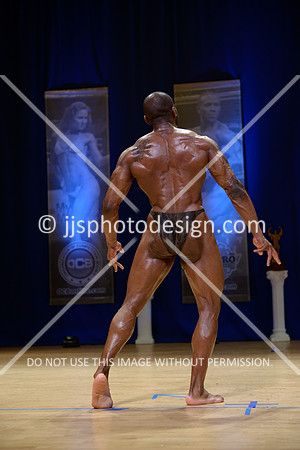 041815_Guest_Poser-8