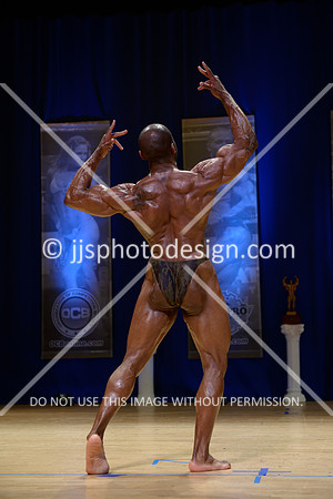 041815_Guest_Poser-9