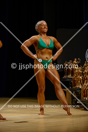 041815_Wom_Nov-18