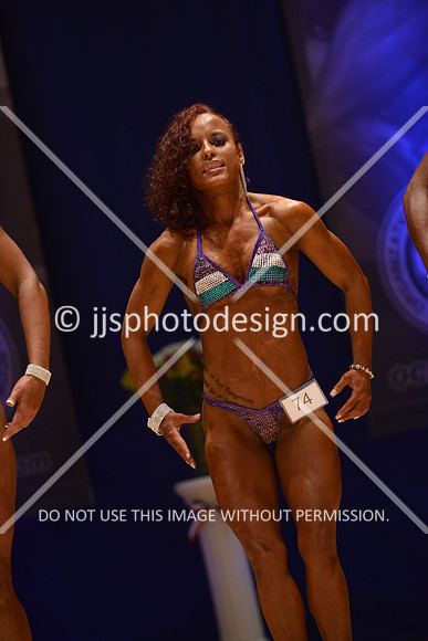 042316_Fig_Debut-039