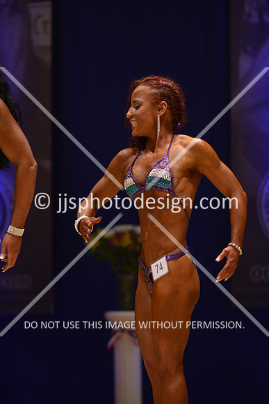 042316_Fig_Debut-044