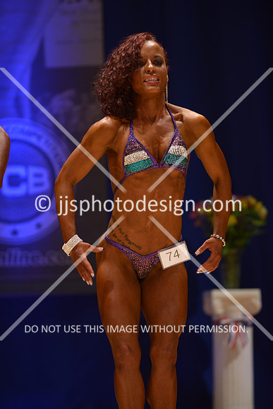 042316_Fig_Debut-070