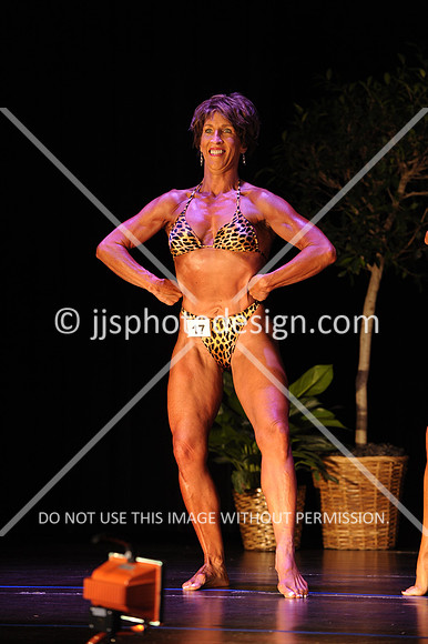 102916_WomMas-017