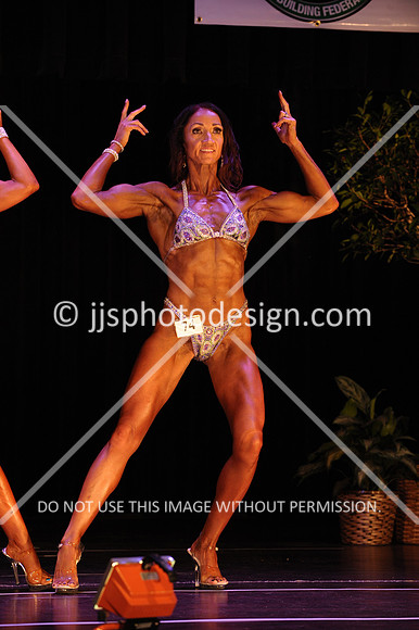 102817_WomFitBodyOpen-026