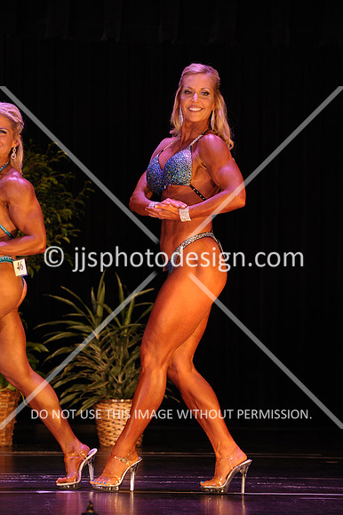 102817_WomFitBodyOpen-039