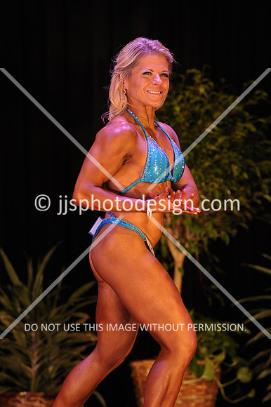 102817_WomFitBodyOpen-059