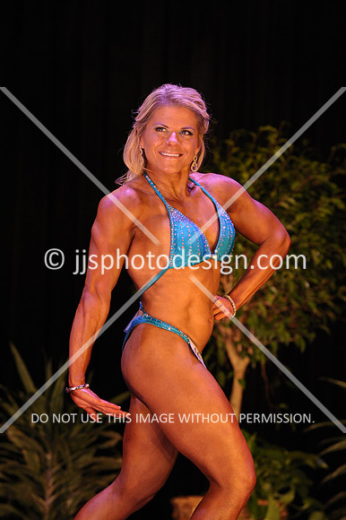 102817_WomFitBodyOpen-066