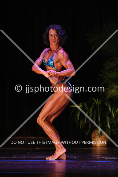 102916_WomMas-033