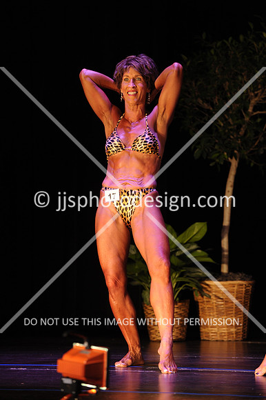 102916_WomMas-024