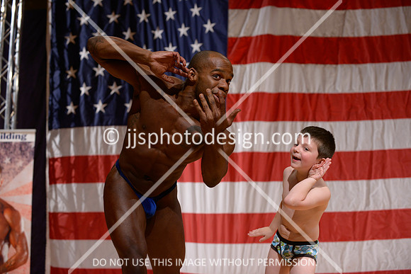 041914_Guest_Poser-18