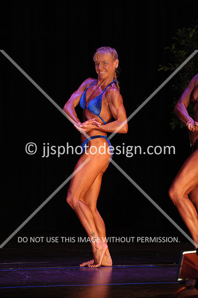 102916_WomMas-036
