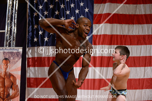 041914_Guest_Poser-17