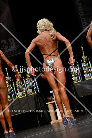 041214_Fig_Nov_Short-95